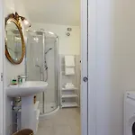 Apartment Fantastic Loft Bocconi E Navigli, Box Auto! *